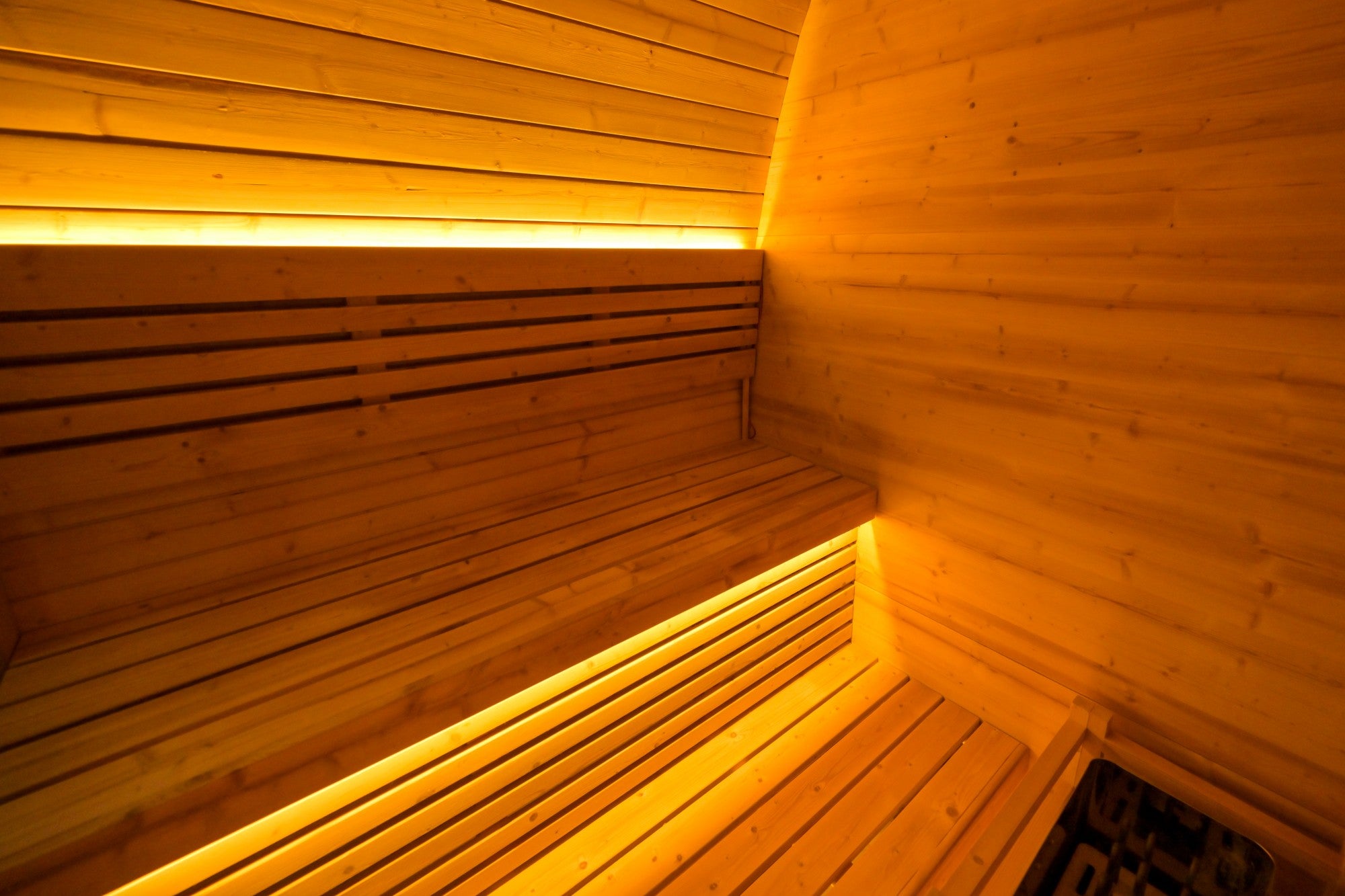 4 - Person Traditional Square Steam Sauna with Built - in Small Changing Room