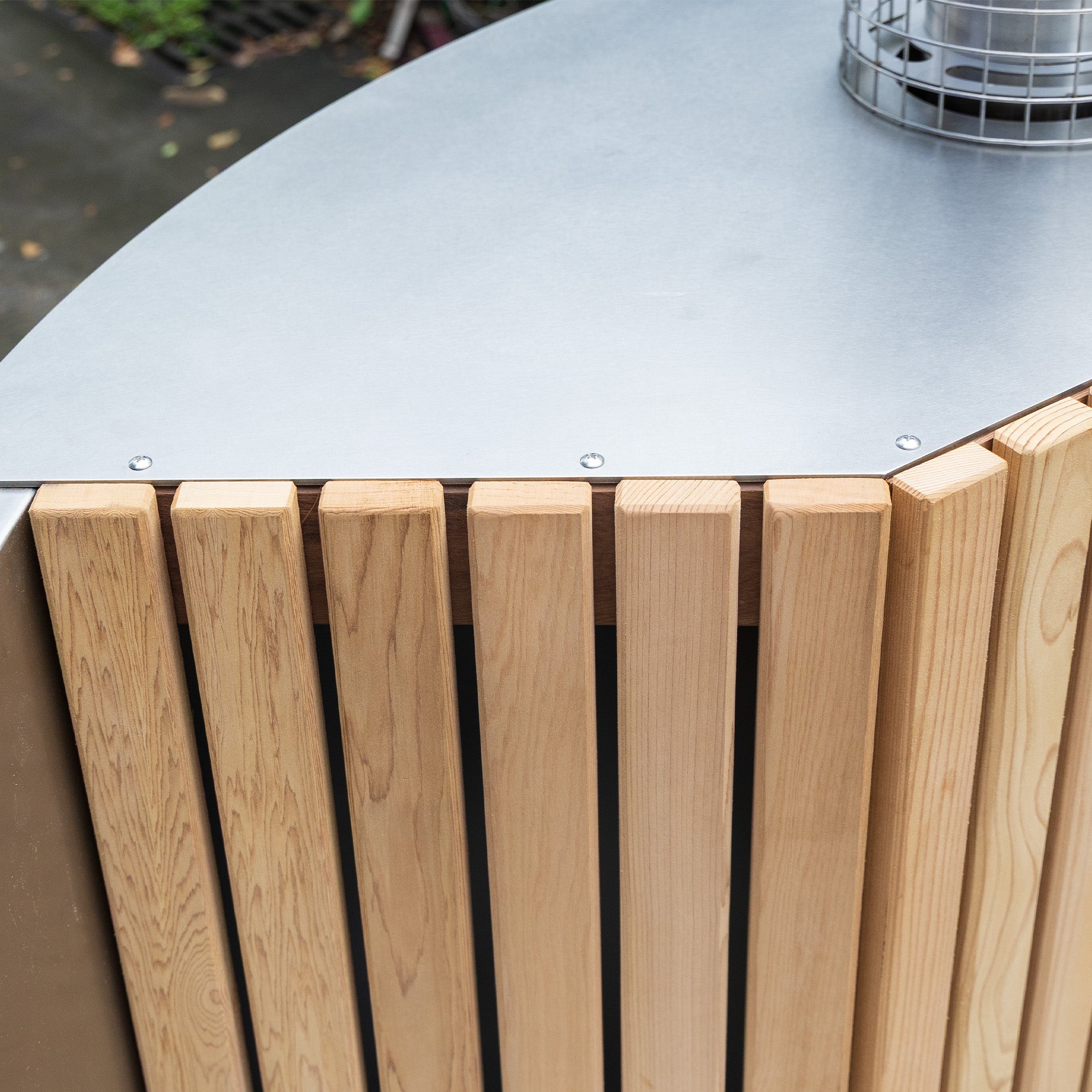 Wood - Fired Hot Tub with Stainless Steel Liner, Built - in Stove and Red Cedar Shell