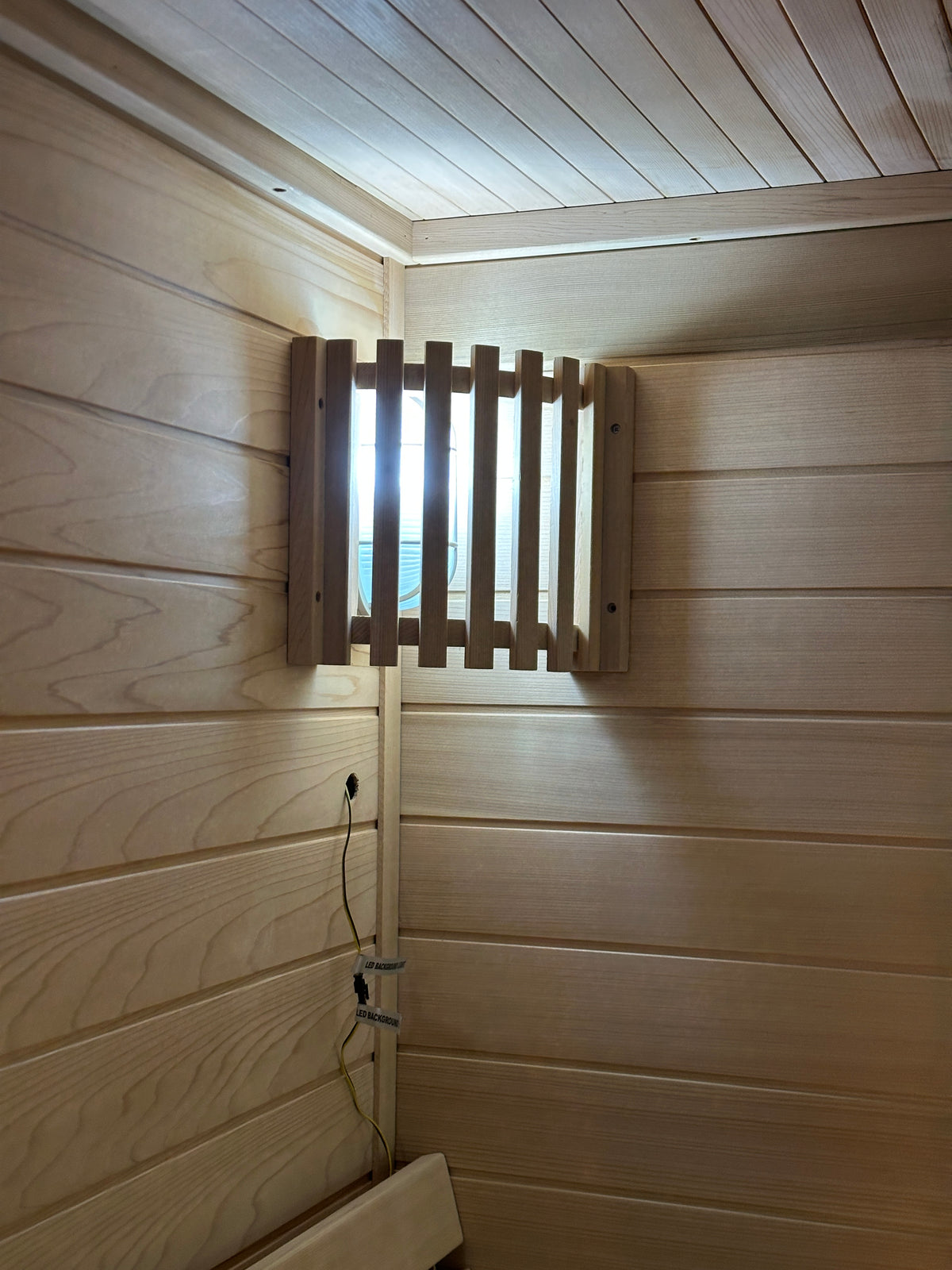 Canadian Red Cedar Outdoor Sauna, 4-5 Person Traditional Steam Sauna with 6KW WIFI Control Heater, Tempered Glass Front, LED Lighting, Bitumen Roof, Complete Accessories Kit for Outdoor & Backyard Use